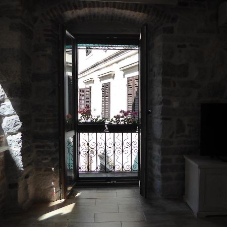 Apartaments Charlie Chaplin Kotor Exterior foto