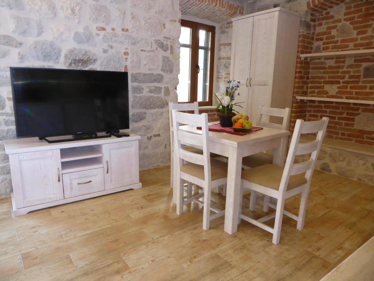Apartaments Charlie Chaplin Kotor Exterior foto